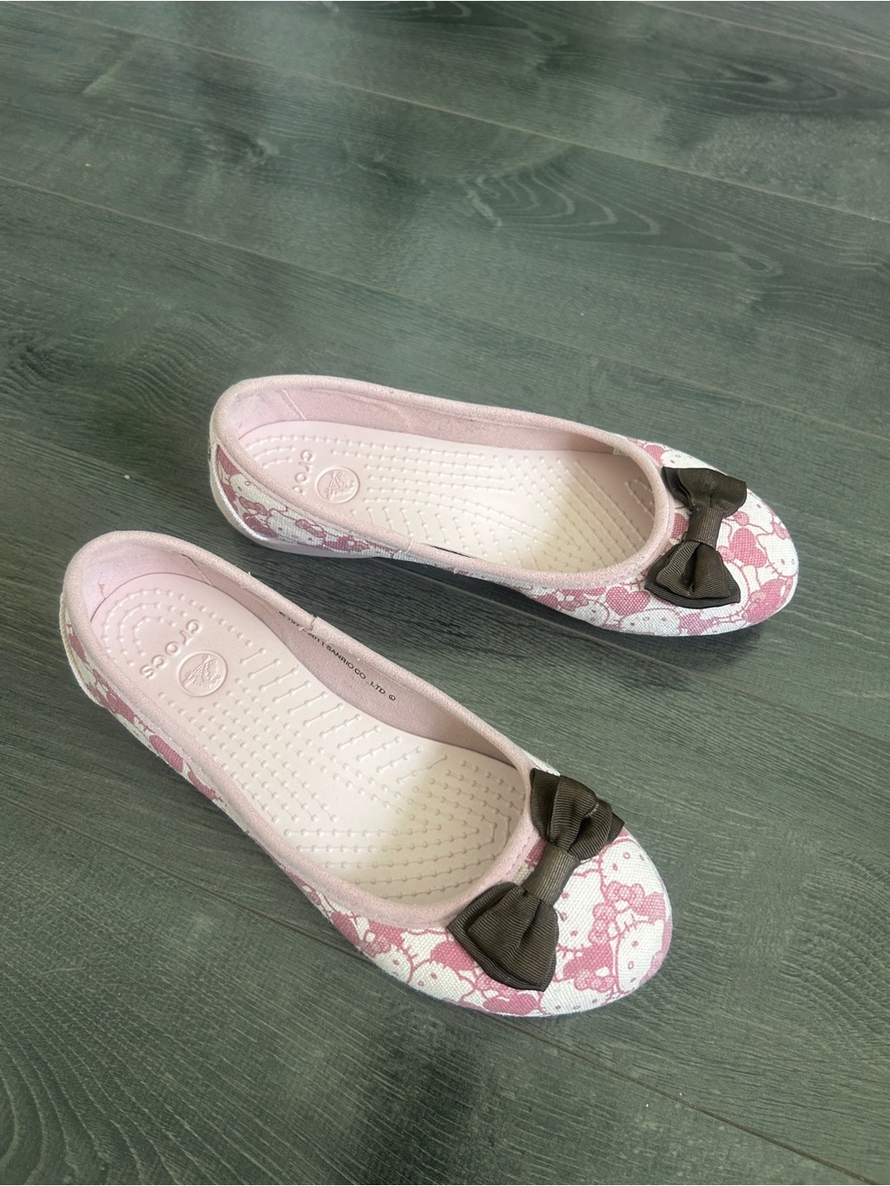 Crocs x Sanrio Hello Kitty Pink Bow Ballet Flats Y2K Coquette Slip On Shoes / W5